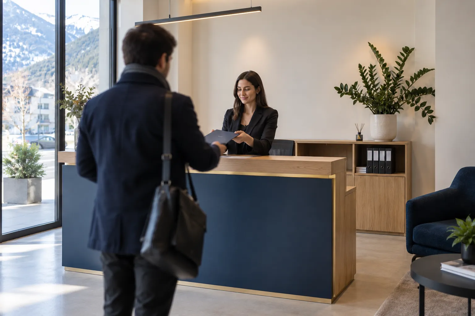 Recepció del coworking, amb atenció presencial i recollida de correu
